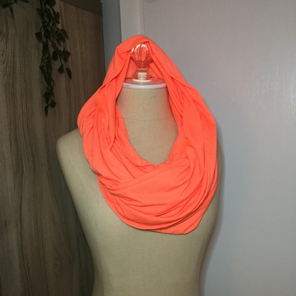 STEVE MADDEN Bright Peach Infinity Scarf - Picture 6 of 6